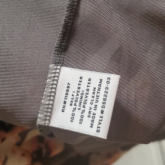 Flowy Floral Dress - Picture 12 of 14